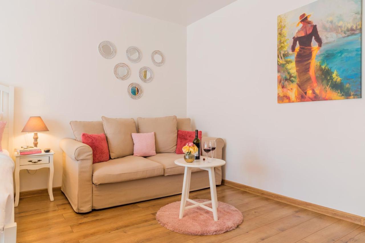 Studio T By Mrg Apartments ブカレスト エクステリア 写真